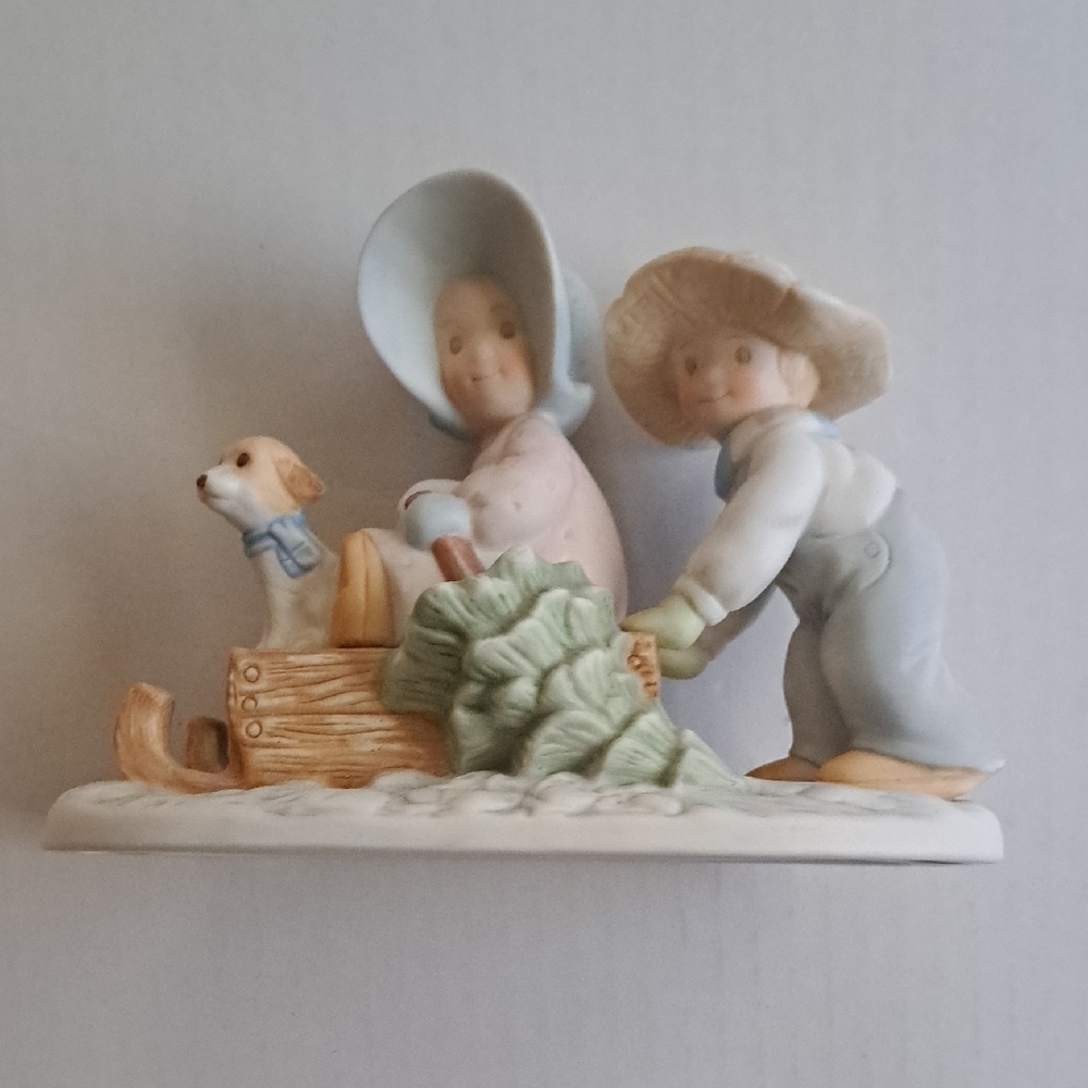 HOMCO 1989 The Perfect Tree~ Circle Of Friends By Masterpiece Figure ~ FIGURINE